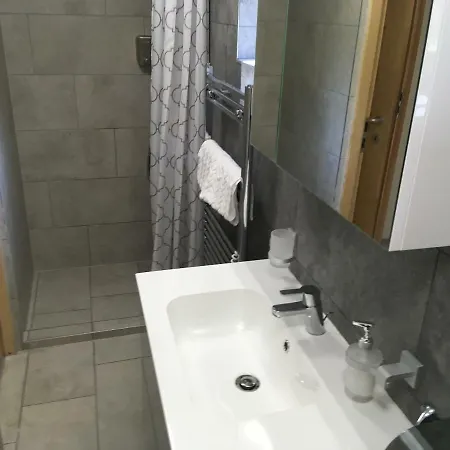 Modern Deluxe *